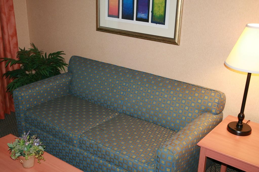 Hampton Inn & Suites Lathrop Pokoj fotografie