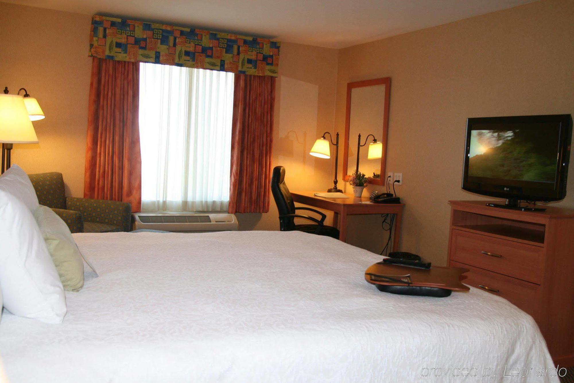 Hampton Inn & Suites Lathrop Pokoj fotografie