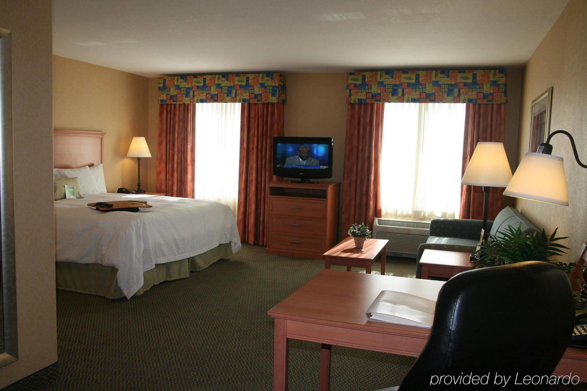Hampton Inn & Suites Lathrop Pokoj fotografie