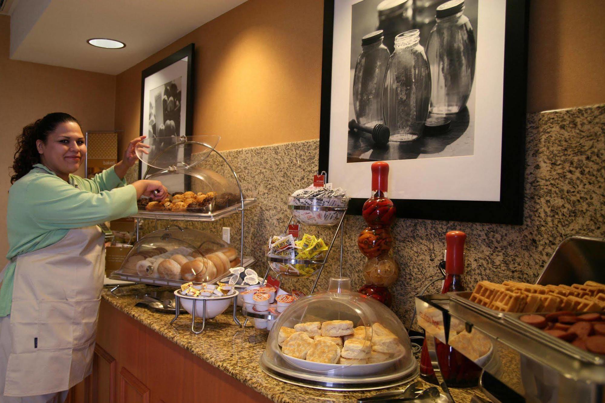 Hampton Inn & Suites Lathrop Restaurace fotografie
