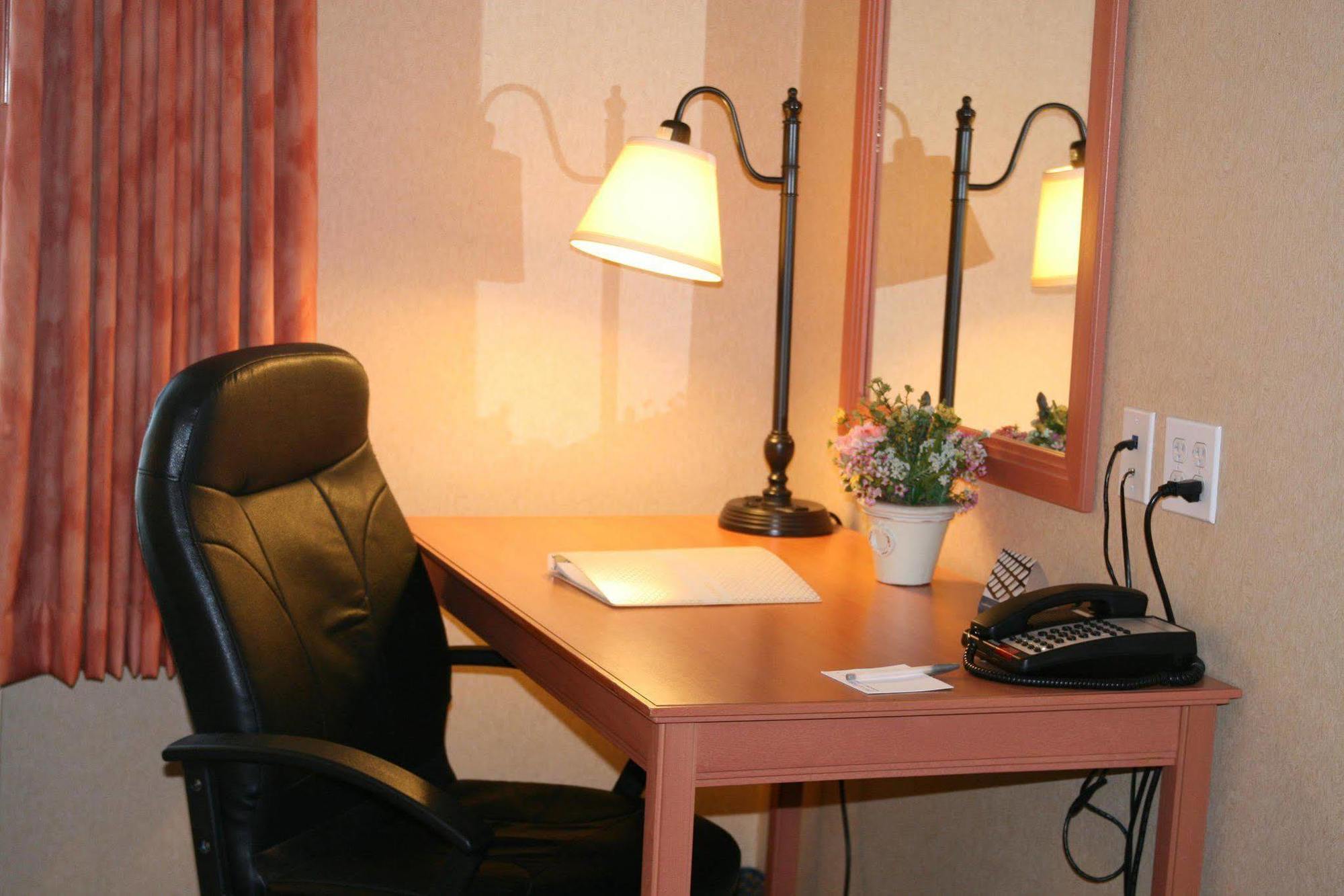 Hampton Inn & Suites Lathrop Pokoj fotografie